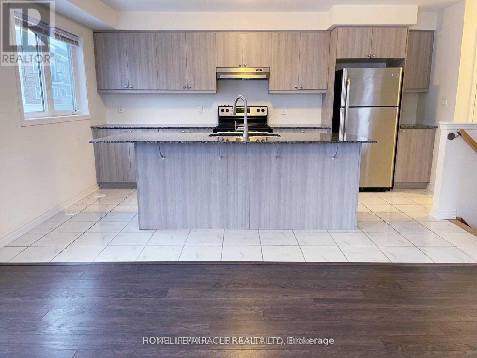 127 - 540 Goldenrod Lane, Kitchener, Ontario  N2R 0L7 - Photo 7 - X12248727