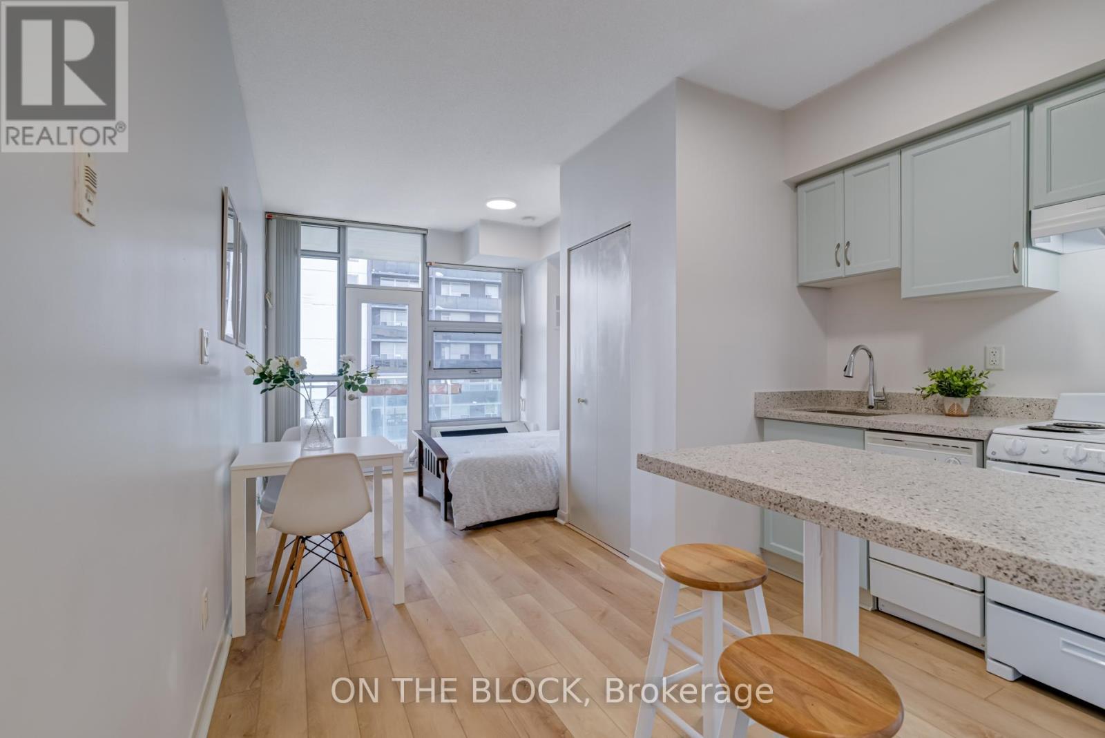 Property at 908 - 2464 WESTON ROAD image 5