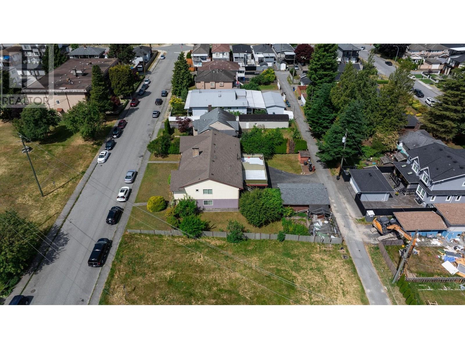 Property at 6777 6775 BALMORAL STREET image 3