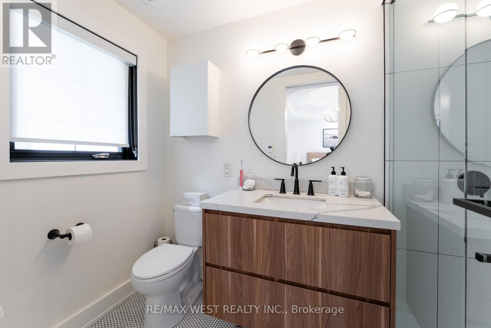 92 Warwood Road, Toronto, Ontario  M9B 5B7 - Photo 14 - W12247687