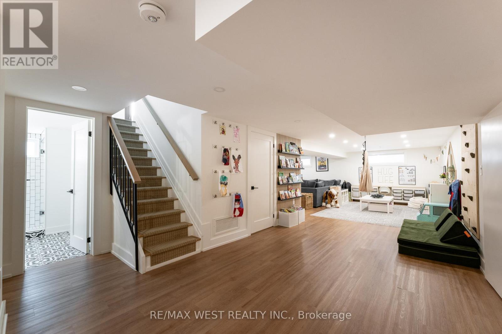 92 Warwood Road, Toronto, Ontario  M9B 5B7 - Photo 26 - W12247687