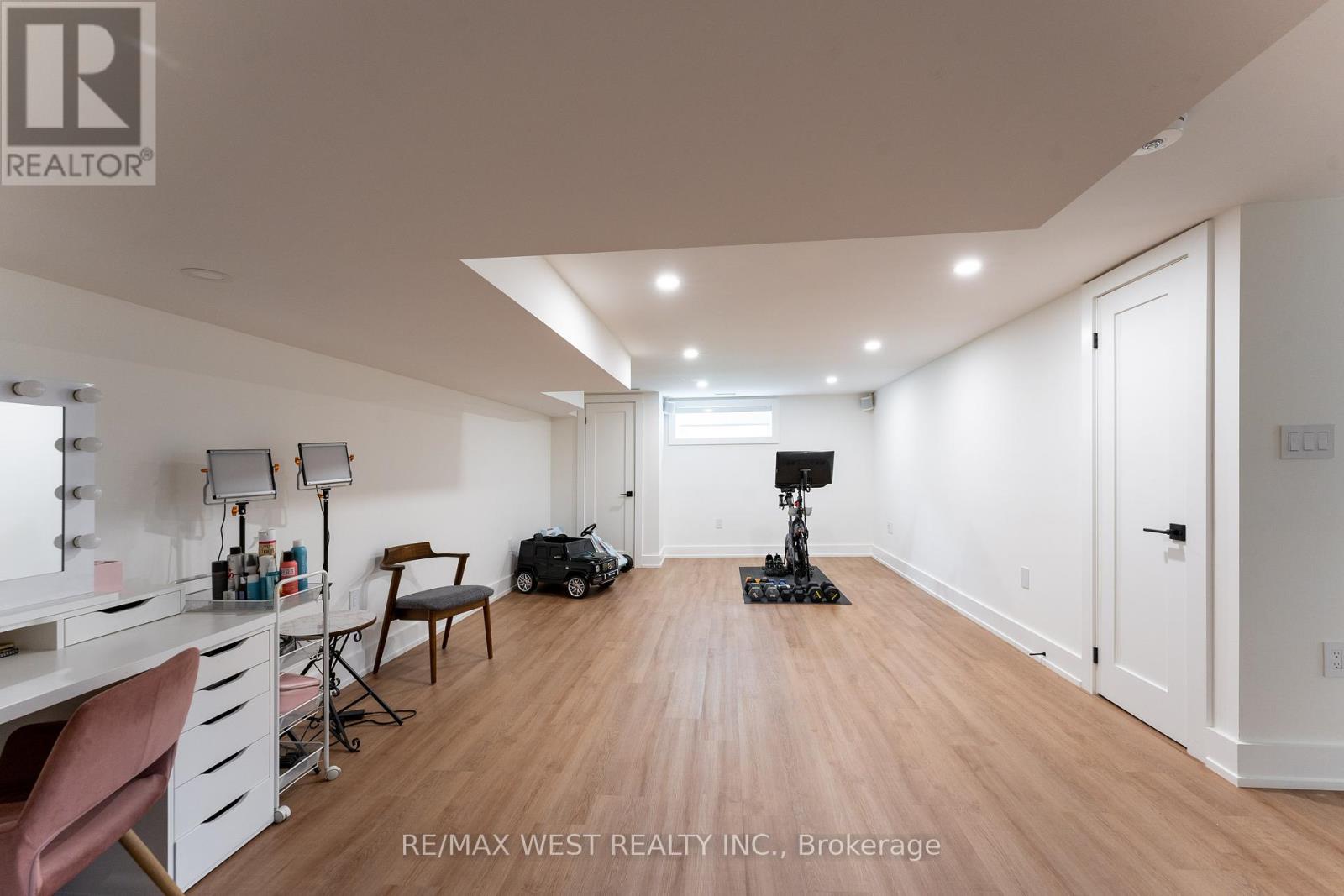 92 Warwood Road, Toronto, Ontario  M9B 5B7 - Photo 24 - W12247687