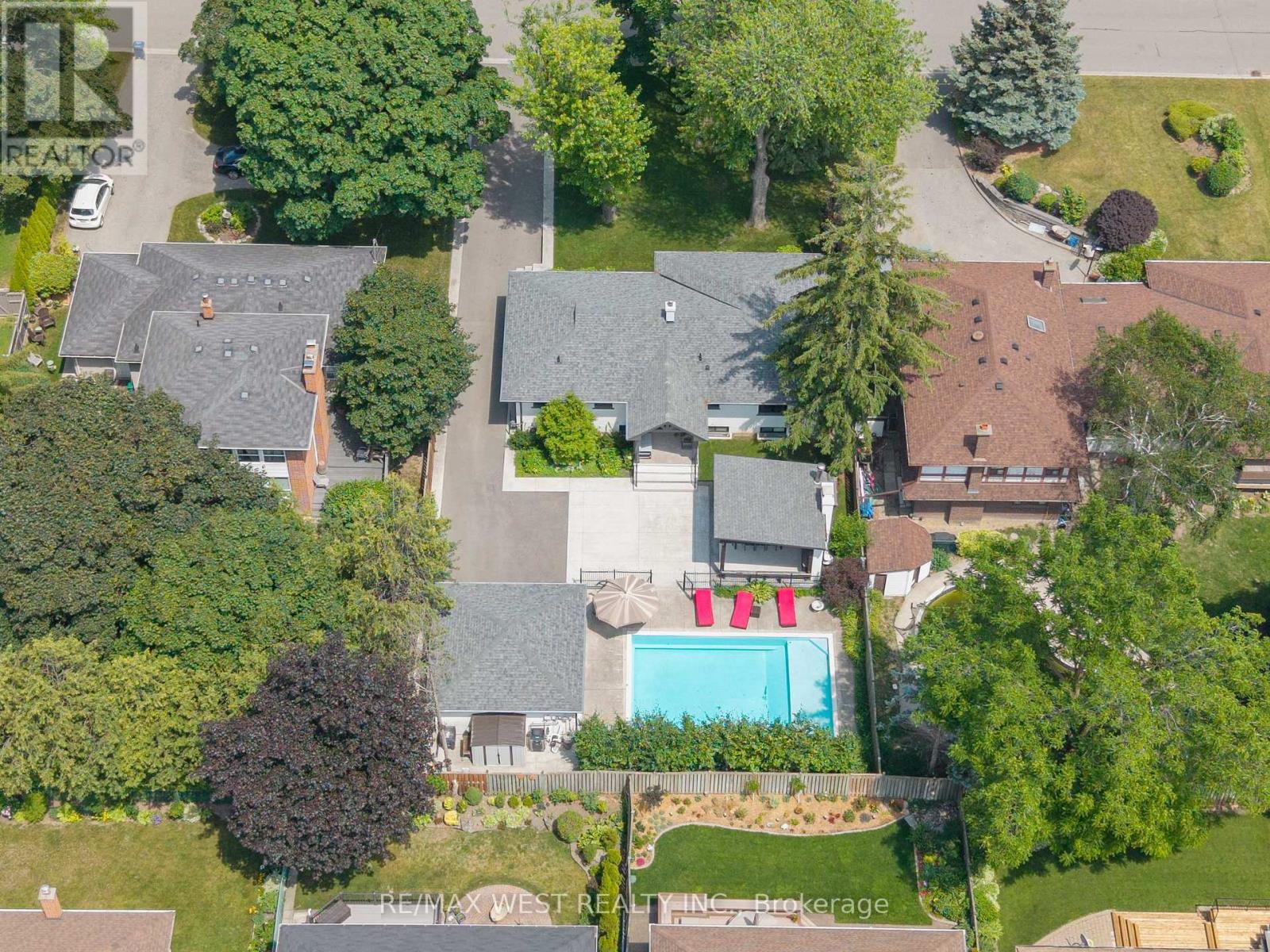 92 Warwood Road, Toronto, Ontario  M9B 5B7 - Photo 33 - W12247687