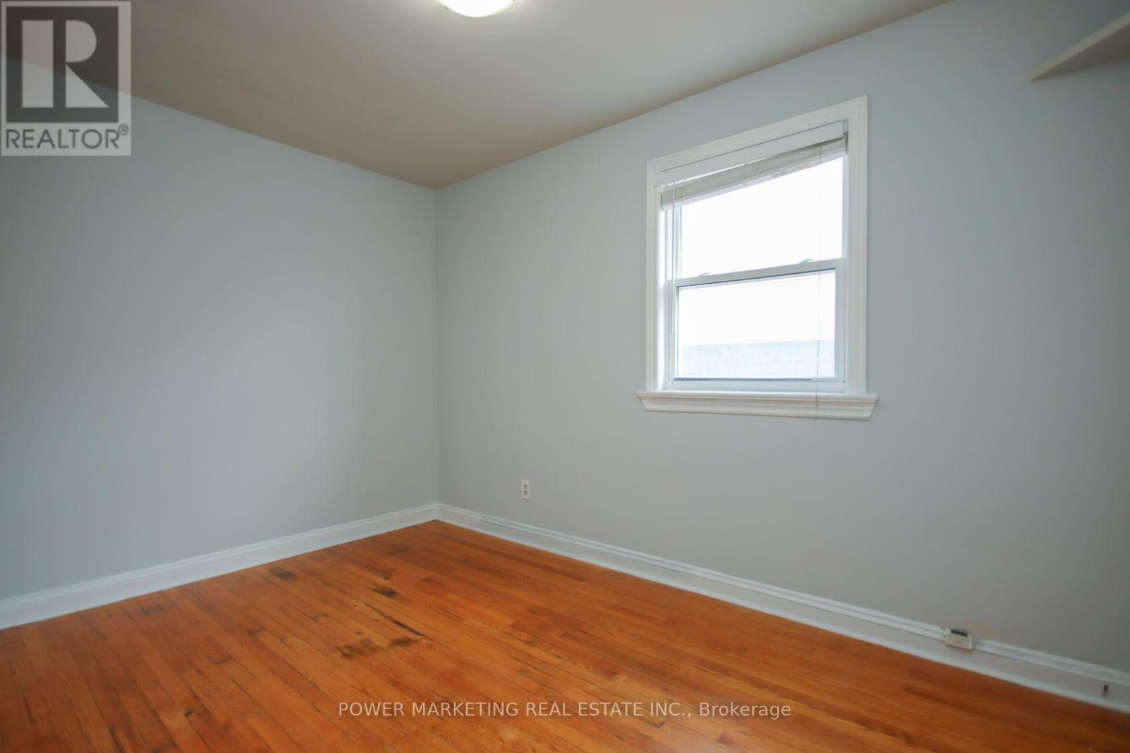 3 - 679 Roosevelt Avenue, Ottawa, Ontario  K2A 2A8 - Photo 10 - X12248804
