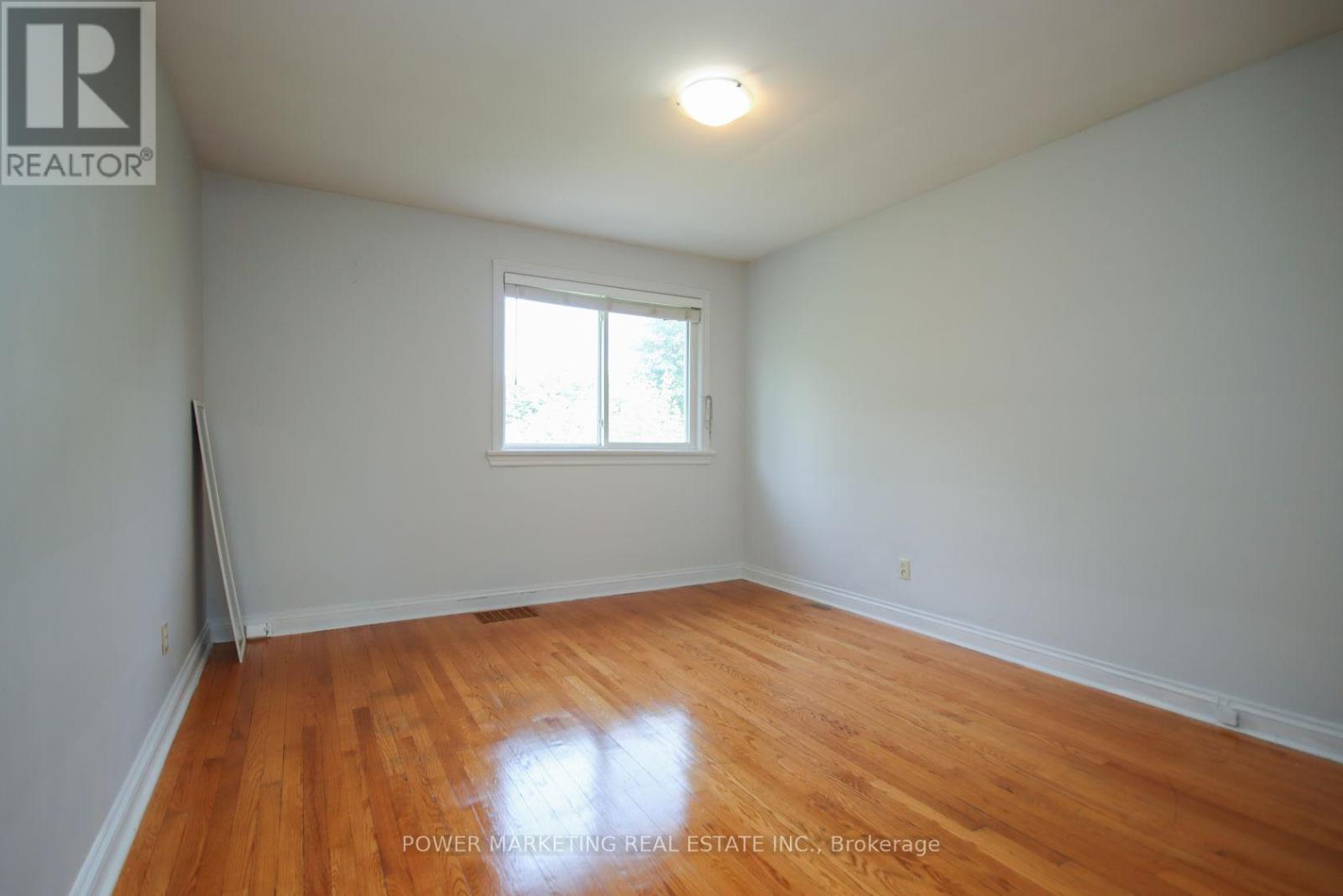 3 - 679 Roosevelt Avenue, Ottawa, Ontario  K2A 2A8 - Photo 11 - X12248804