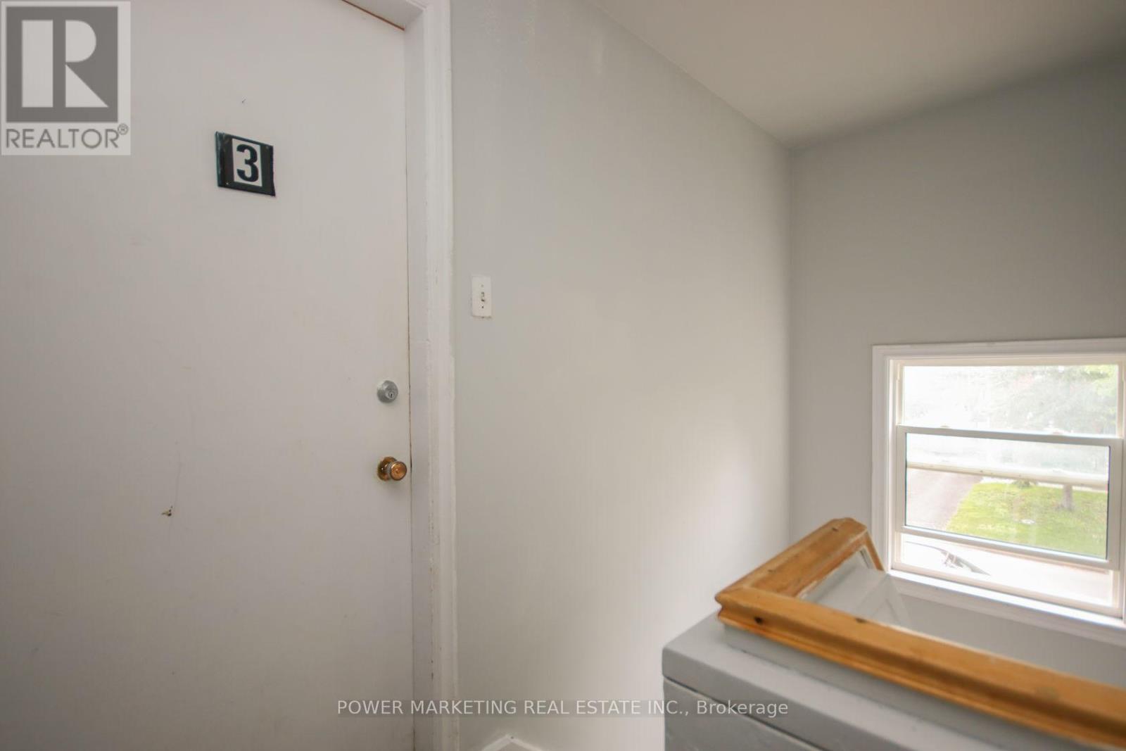 3 - 679 Roosevelt Avenue, Ottawa, Ontario  K2A 2A8 - Photo 19 - X12248804