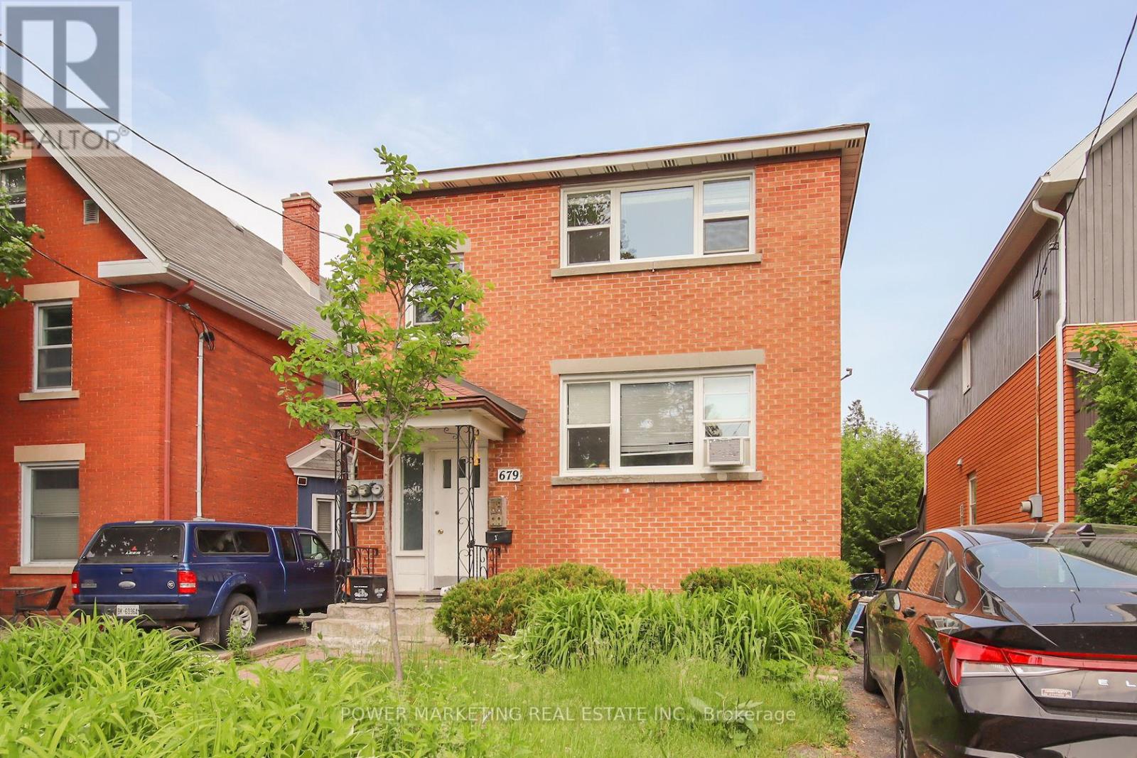 3 - 679 Roosevelt Avenue, Ottawa, Ontario  K2A 2A8 - Photo 2 - X12248804