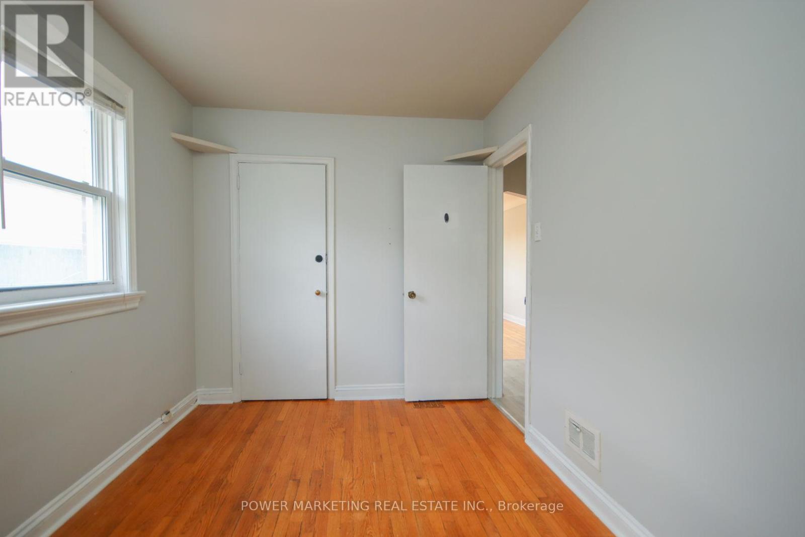 3 - 679 Roosevelt Avenue, Ottawa, Ontario  K2A 2A8 - Photo 9 - X12248804