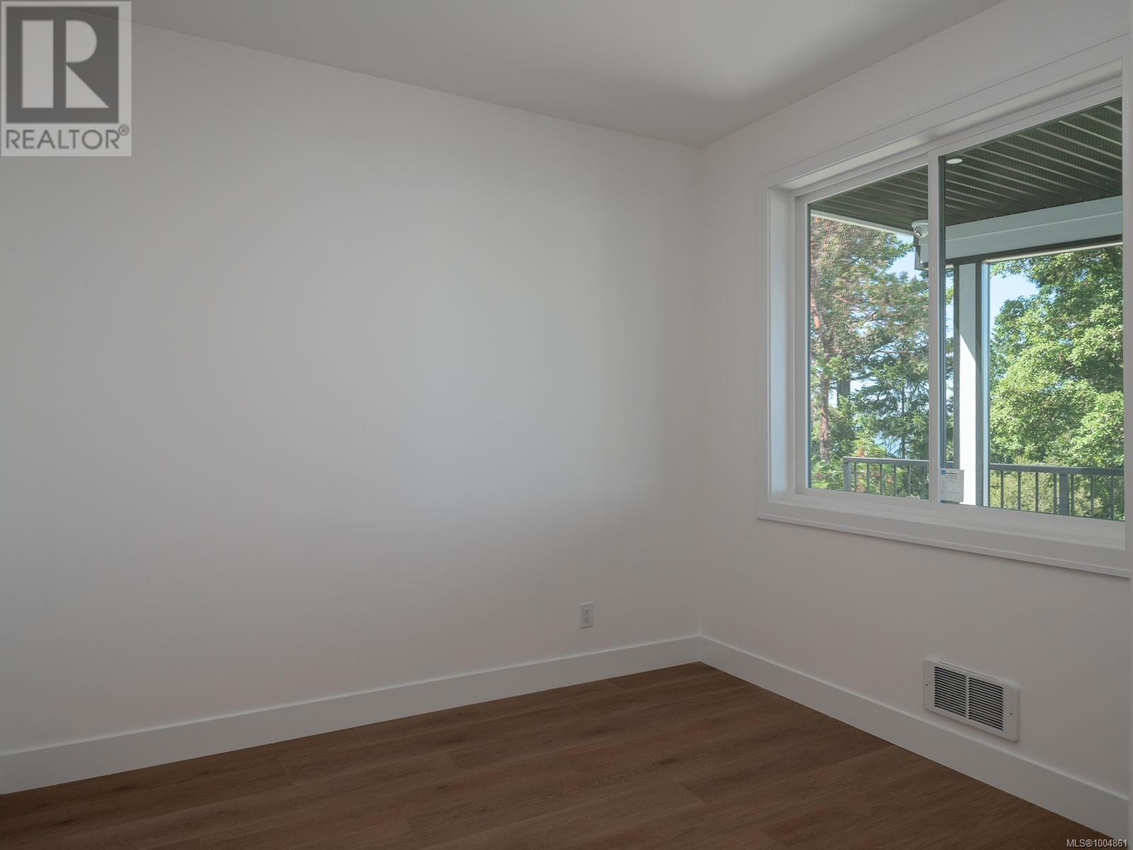 Property at 120 Hawk Point Rd image 2