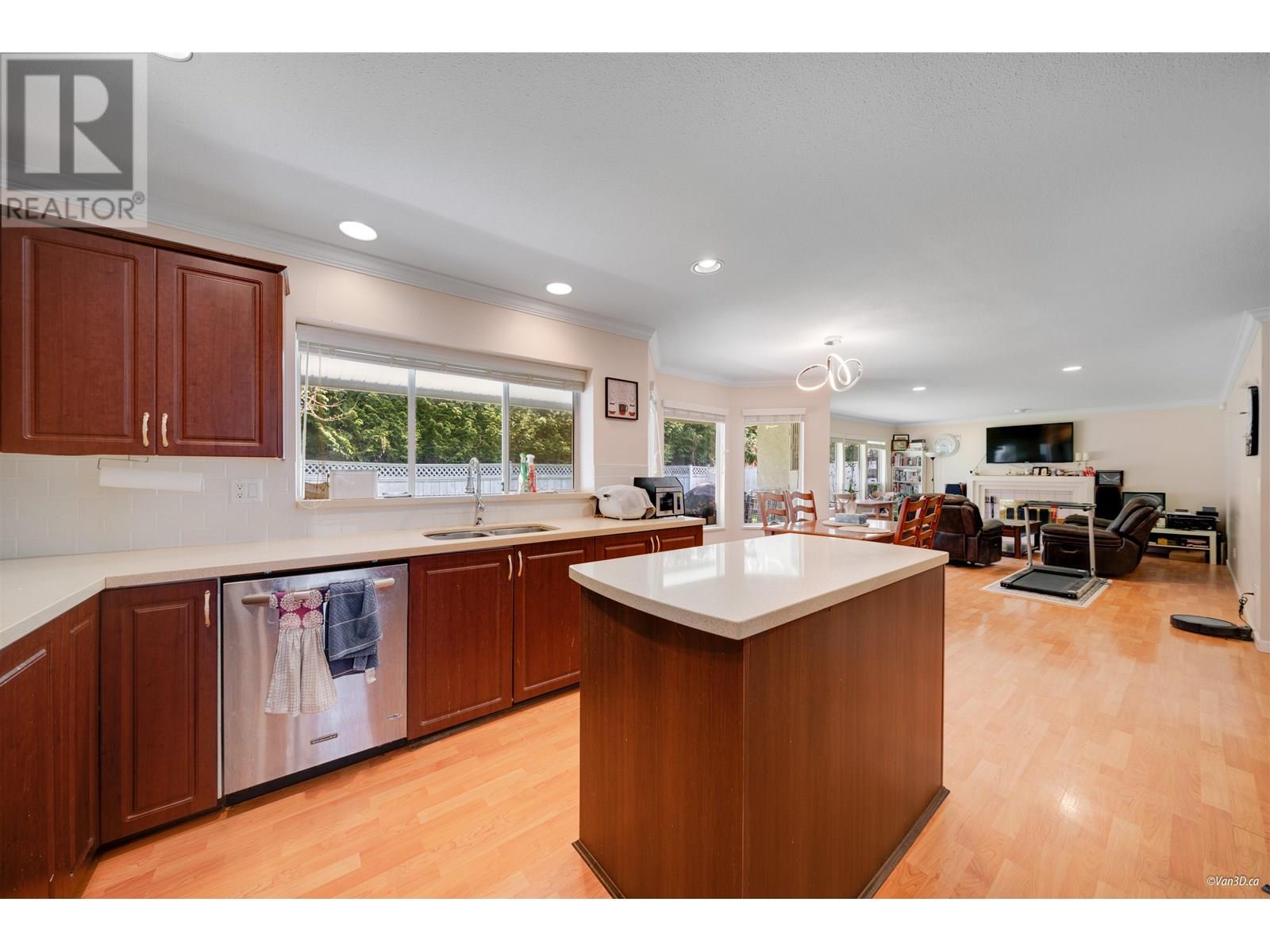 Listing Picture 8 of 40 : 11380 NO 1 ROAD, Richmond / 烈治文 - 魯藝地產 Yvonne Lu Group - MLS Medallion Club Member