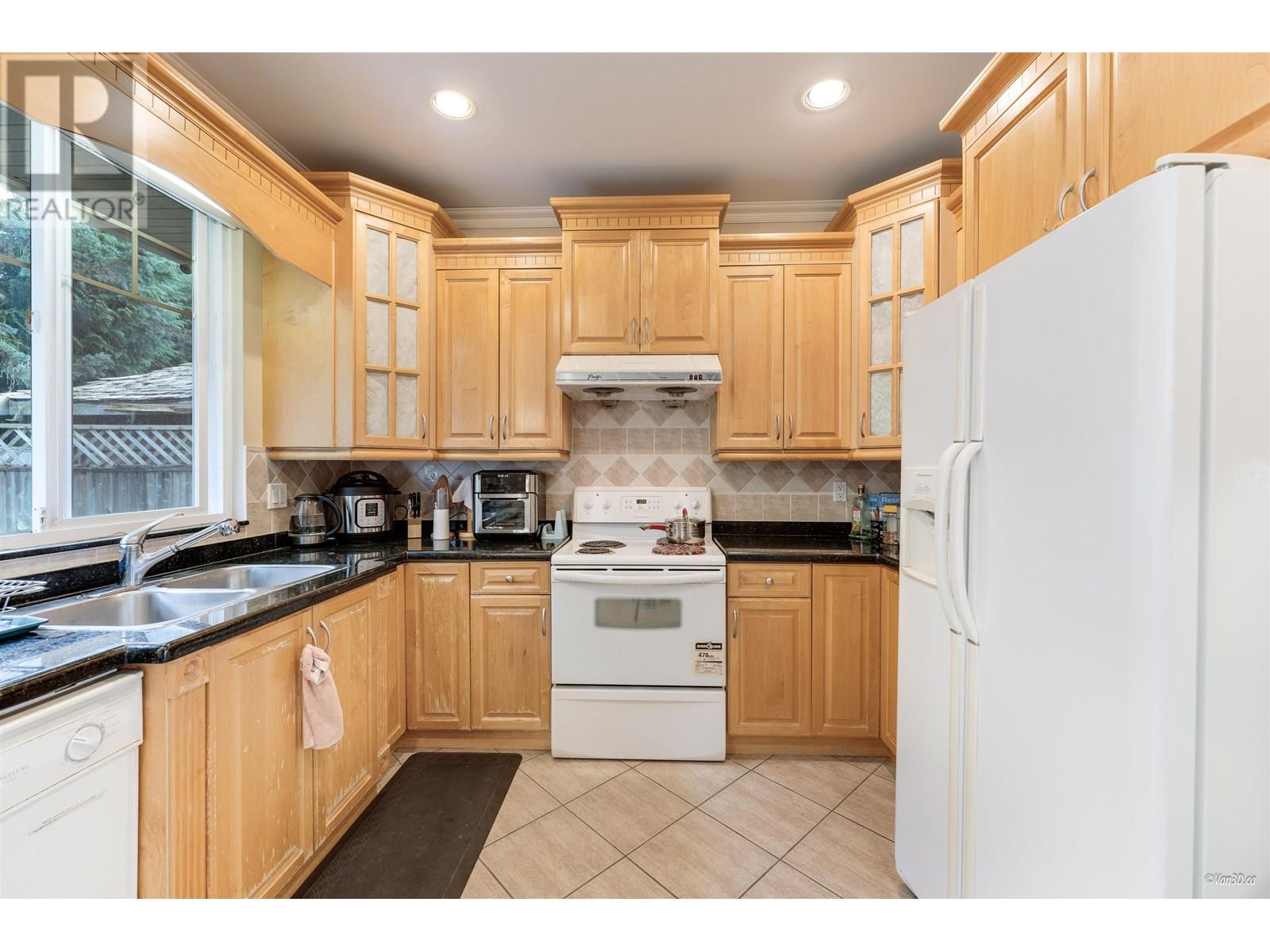 Listing Picture 16 of 40 : 6 7188 BLUNDELL ROAD, Richmond / 烈治文 - 魯藝地產 Yvonne Lu Group - MLS Medallion Club Member