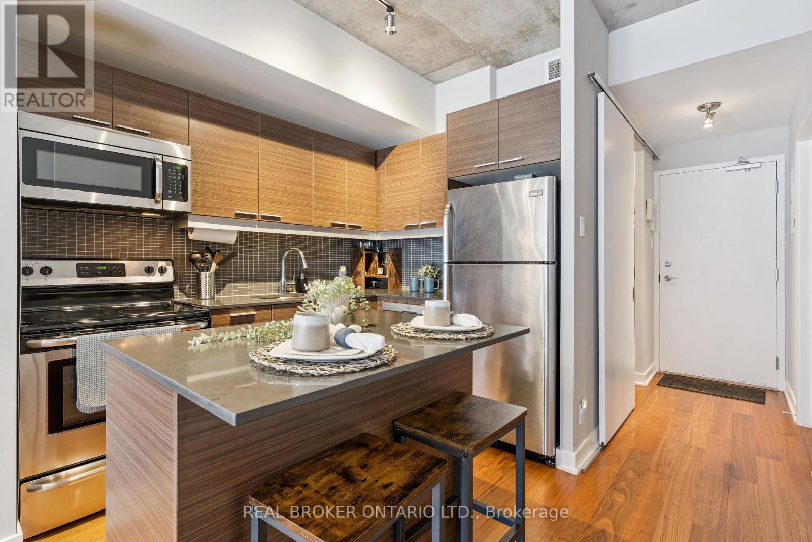 623 - 349 Mcleod Street, Ottawa, Ontario K2P 0S1 - Photo 3 - X12248819