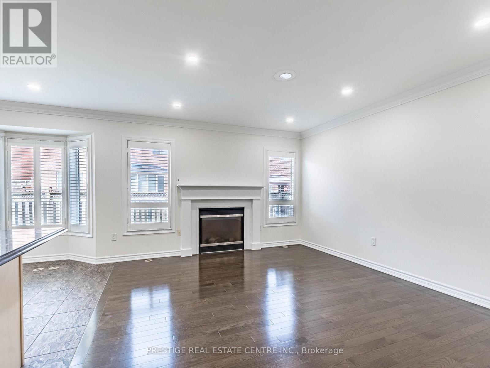 Property at 656 THOMPSON ROAD S image 3