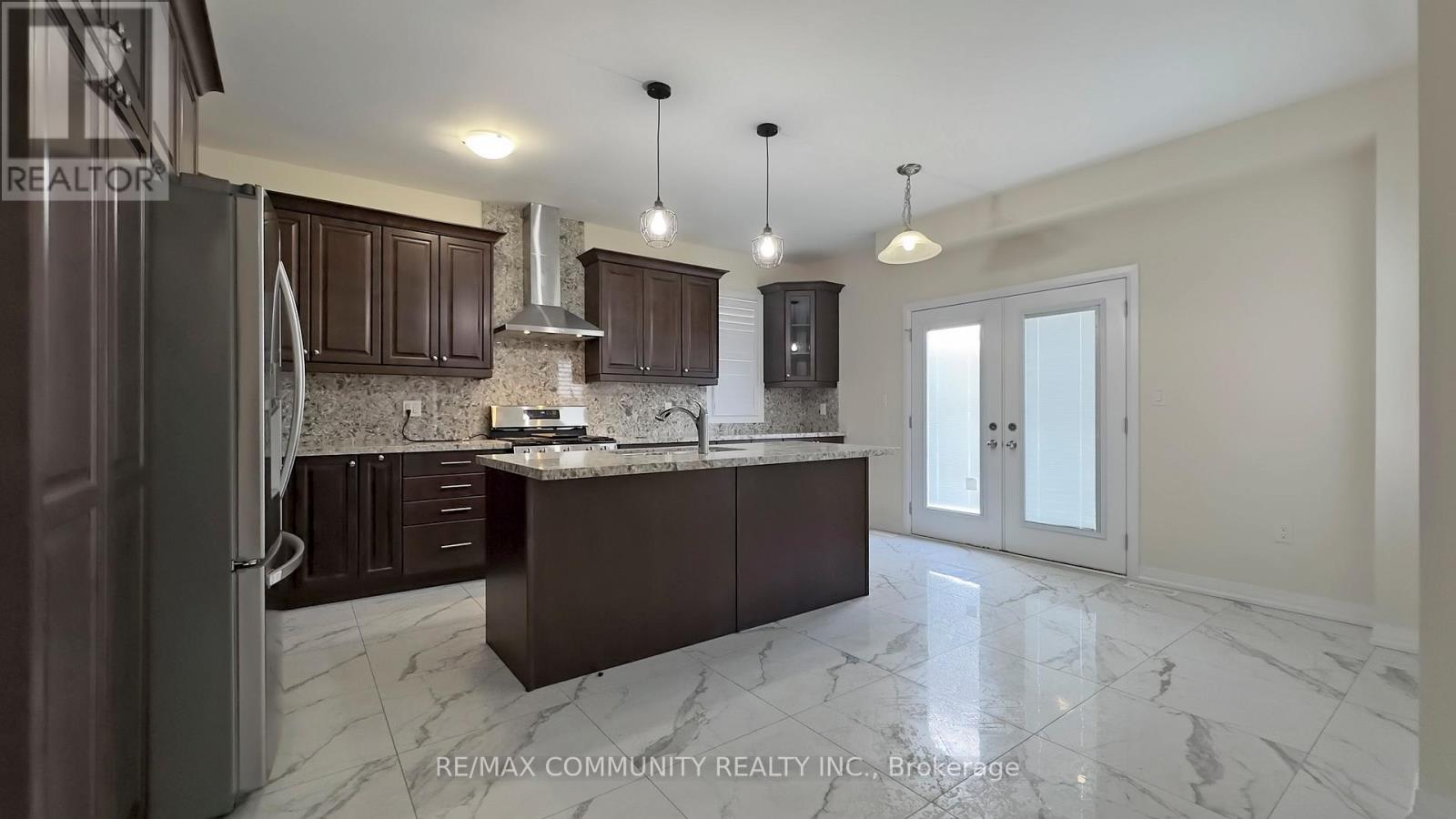 14 Lamb Avenue, Kawartha Lakes, Ontario  K9V 0J3 - Photo 10 - X12248789