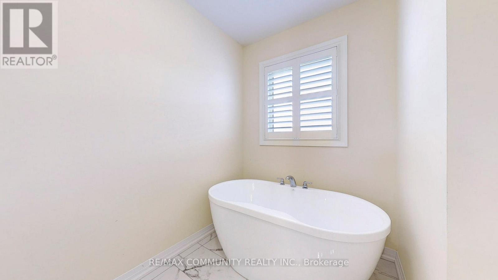 14 Lamb Avenue, Kawartha Lakes, Ontario  K9V 0J3 - Photo 21 - X12248789