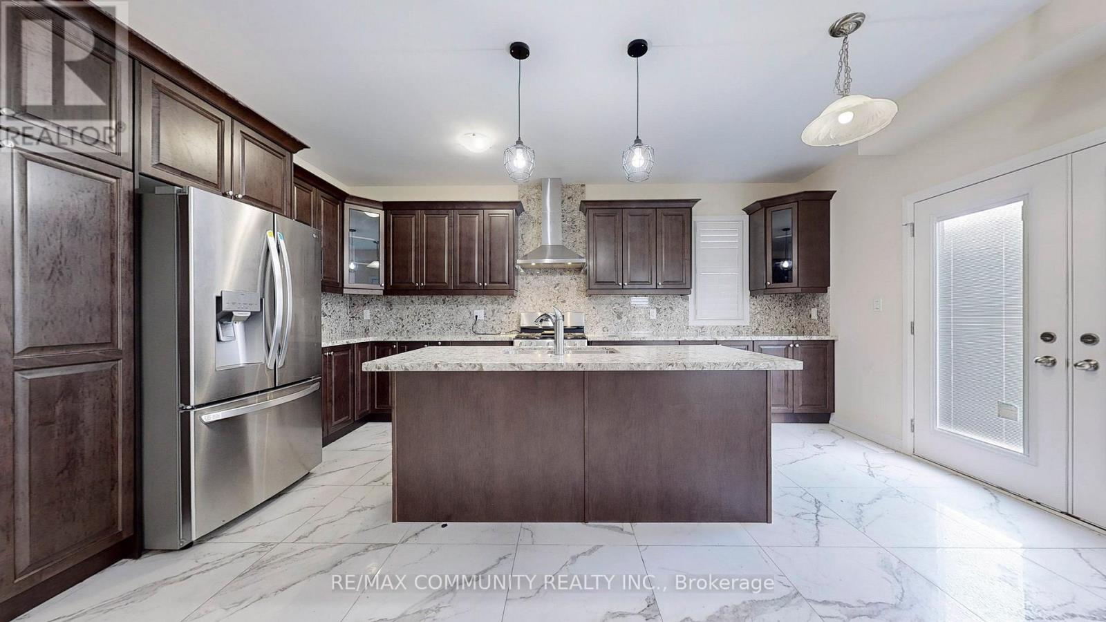 14 Lamb Avenue, Kawartha Lakes, Ontario  K9V 0J3 - Photo 9 - X12248789