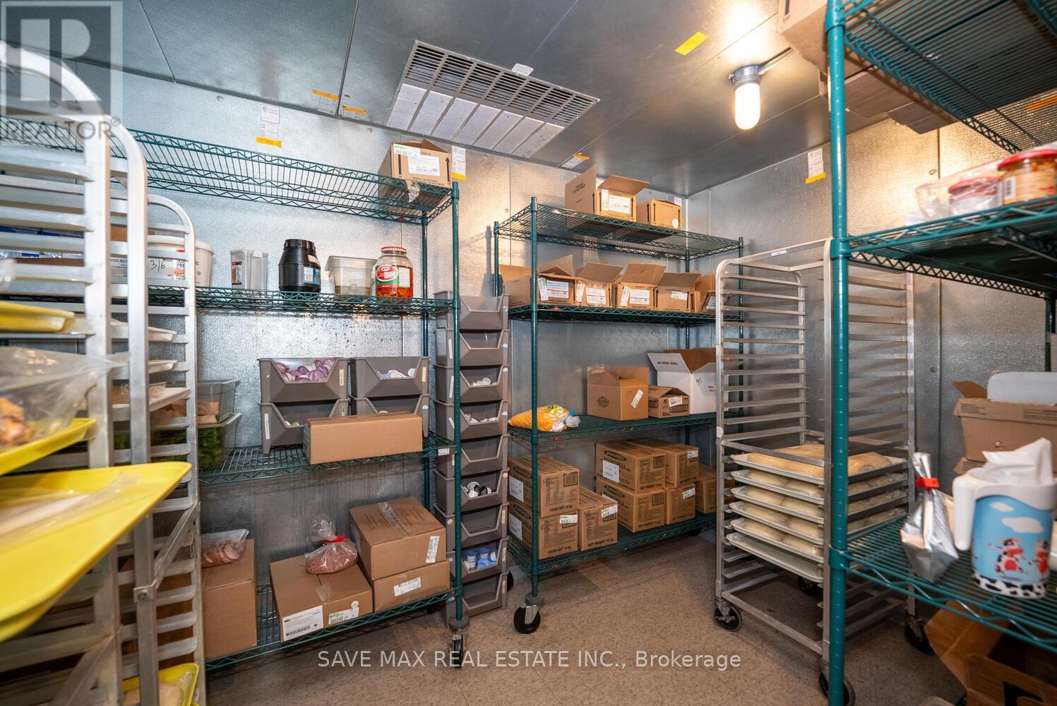 Unit 9 - 668 Erb Street W, Waterloo, Ontario  N2T 2Z7 - Photo 11 - X12248794