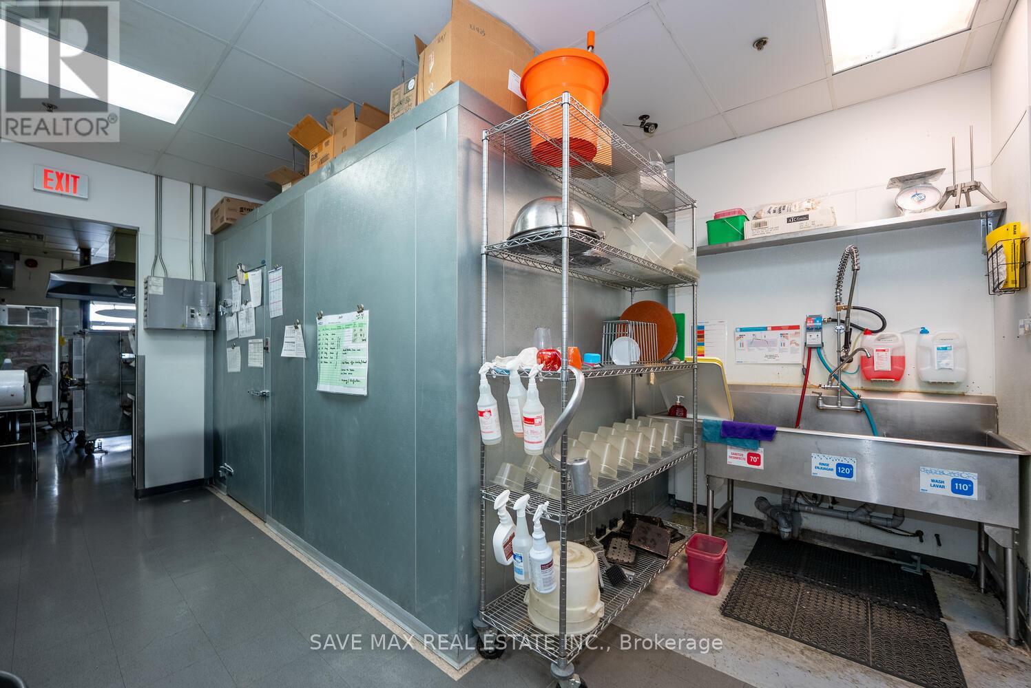 Unit 9 - 668 Erb Street W, Waterloo, Ontario  N2T 2Z7 - Photo 13 - X12248794