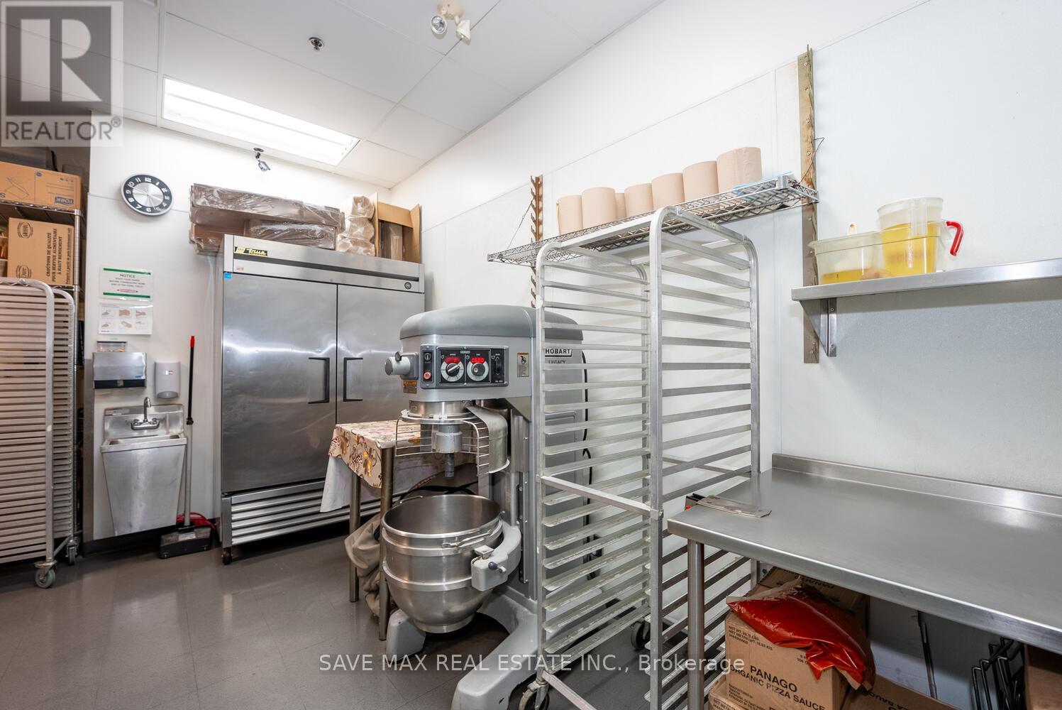 Unit 9 - 668 Erb Street W, Waterloo, Ontario  N2T 2Z7 - Photo 15 - X12248794