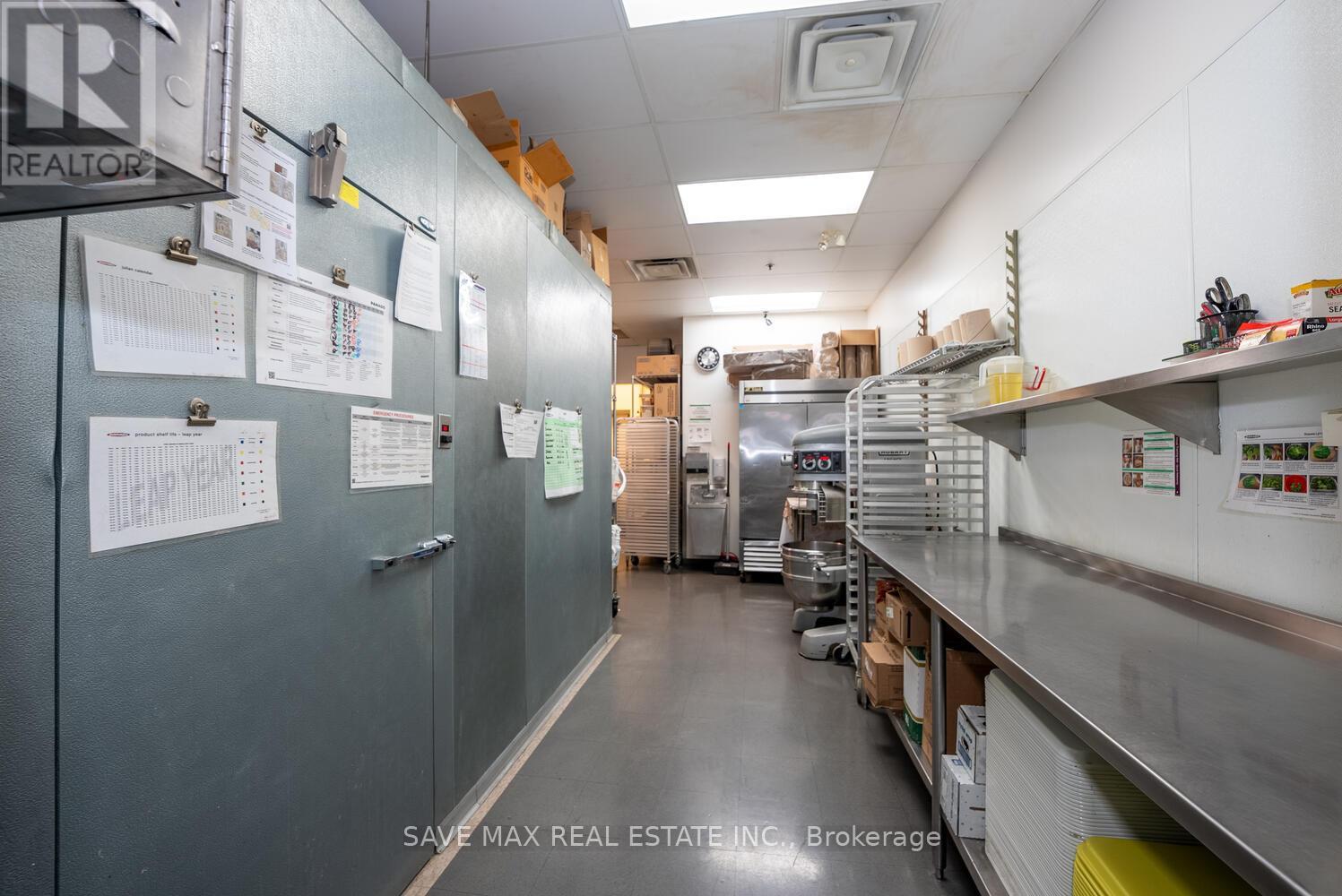 Unit 9 - 668 Erb Street W, Waterloo, Ontario  N2T 2Z7 - Photo 16 - X12248794