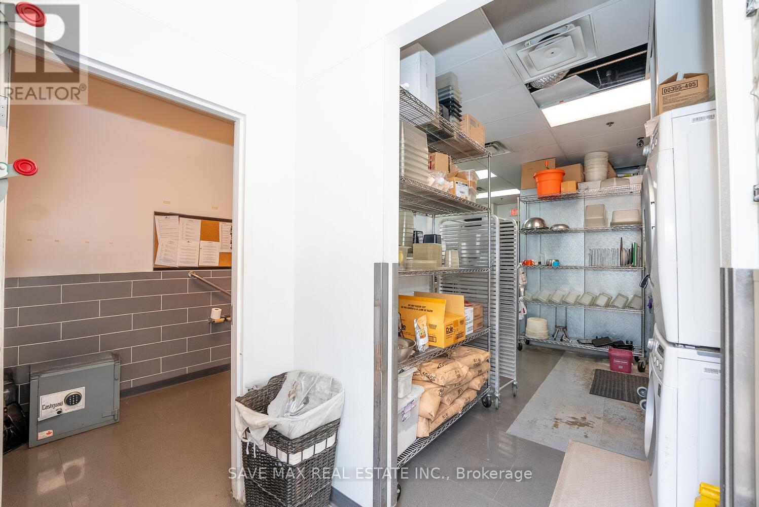Unit 9 - 668 Erb Street W, Waterloo, Ontario  N2T 2Z7 - Photo 8 - X12248794