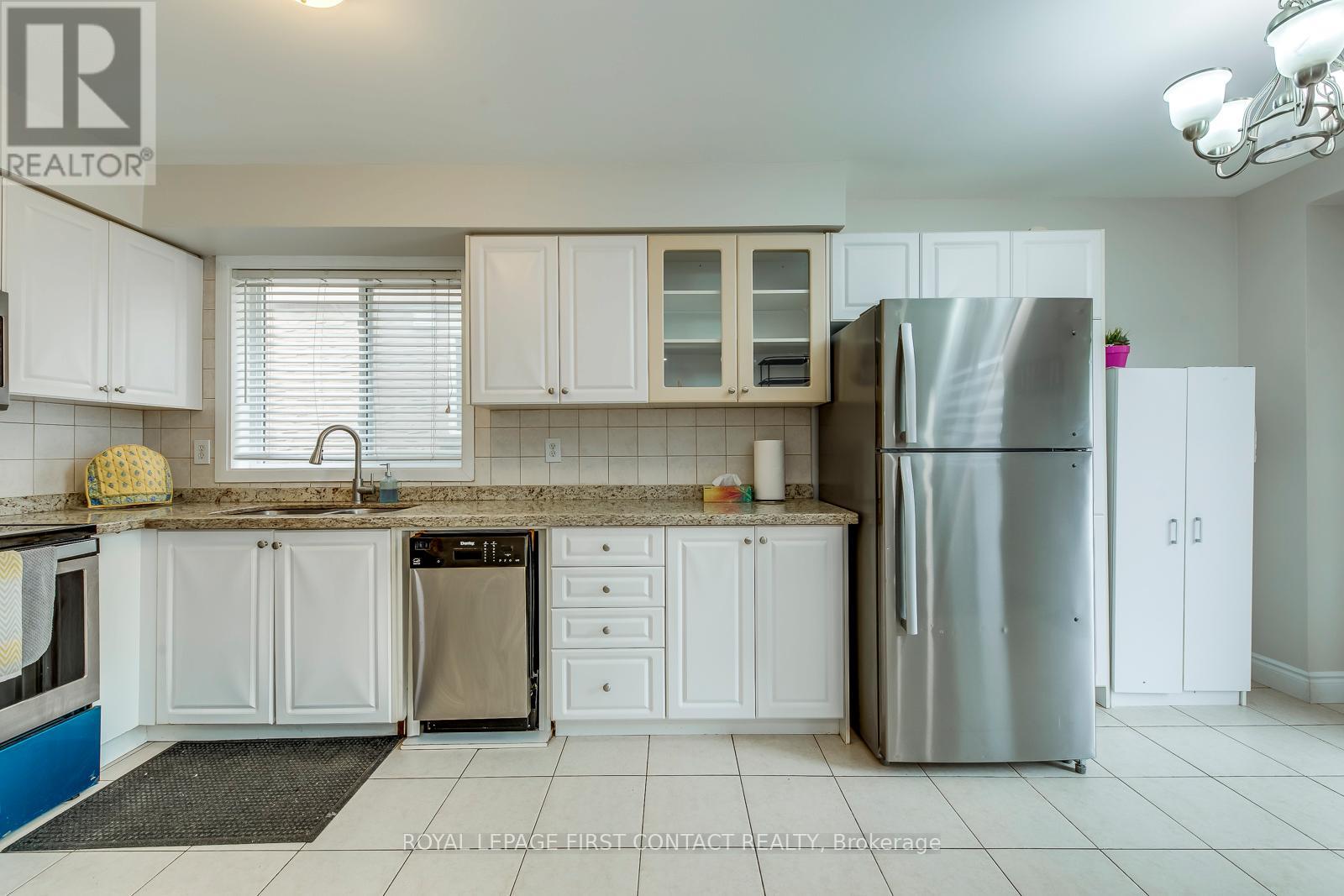 17 New Port Way, Markham, Ontario  L3T 5G3 - Photo 18 - N12248848