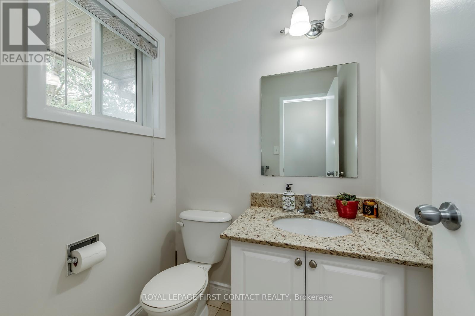 17 New Port Way, Markham, Ontario  L3T 5G3 - Photo 23 - N12248848