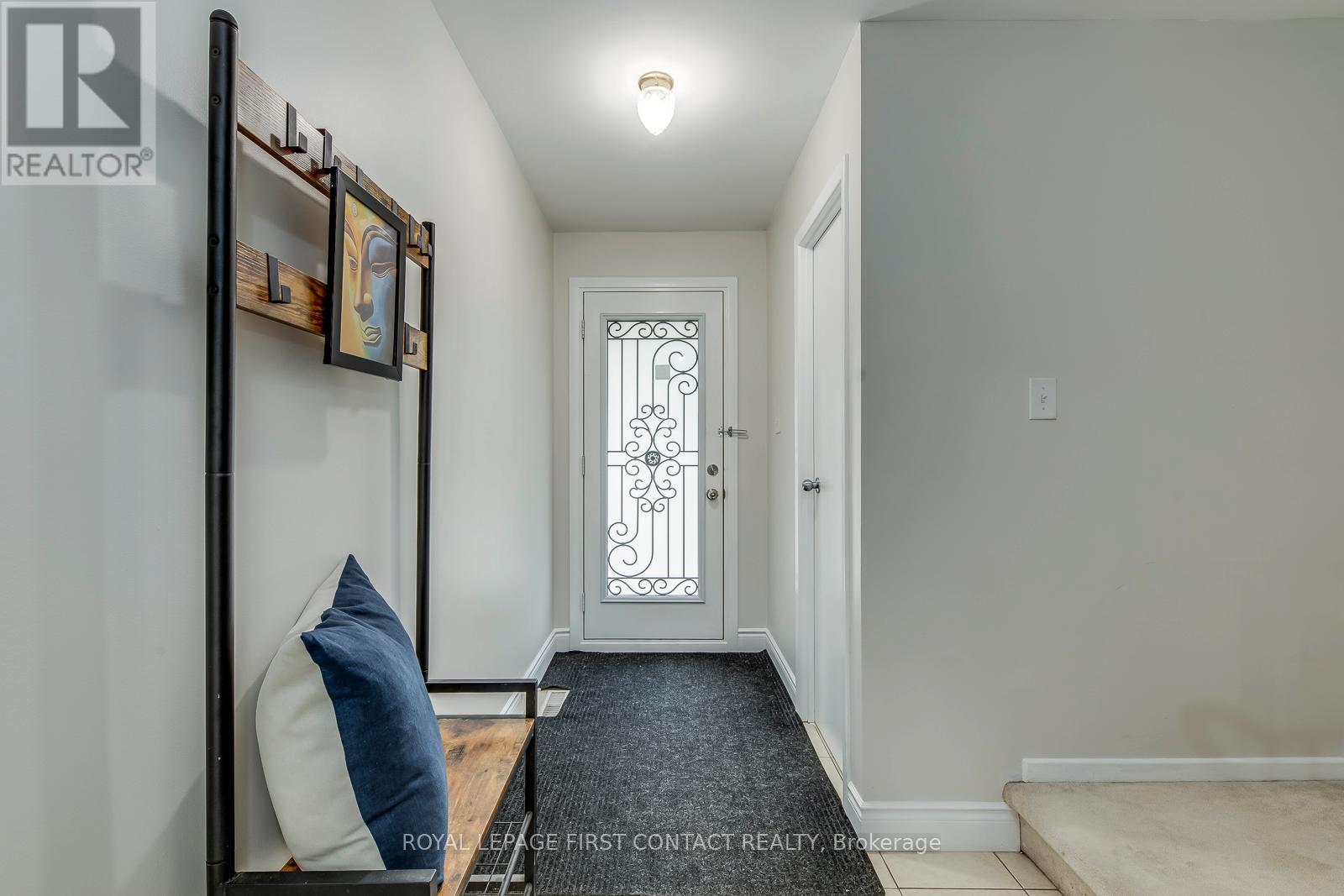 17 New Port Way, Markham, Ontario  L3T 5G3 - Photo 5 - N12248848