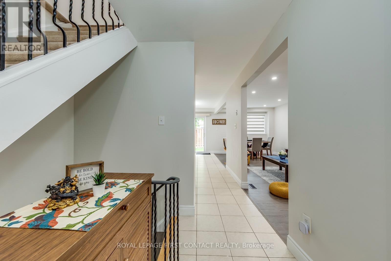 17 New Port Way, Markham, Ontario  L3T 5G3 - Photo 7 - N12248848
