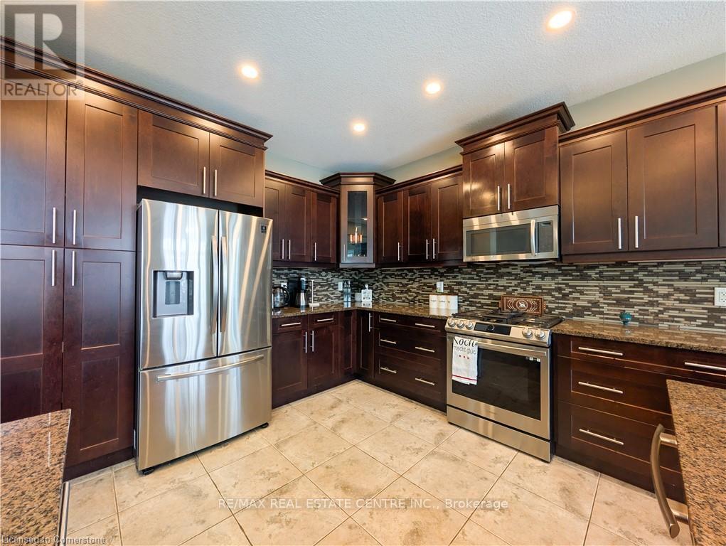 76 Blossomfield Crescent, Cambridge, Ontario  N1S 0A5 - Photo 9 - X12248849