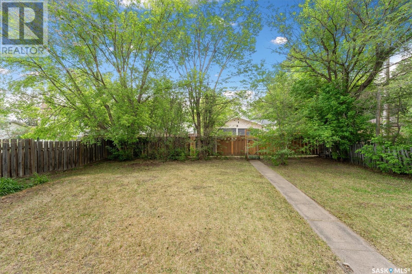 1530 I Avenue N, Saskatoon, Saskatchewan  S7L 2J6 - Photo 33 - SK010665