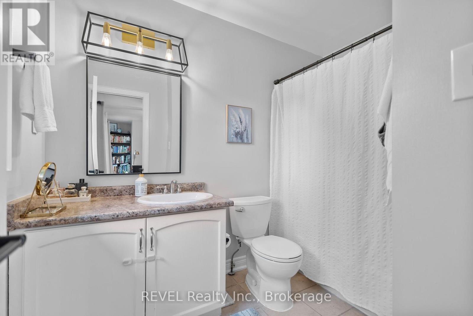 2470 Coral Avenue, Fort Erie, Ontario  L0S 1S0 - Photo 19 - X12248924