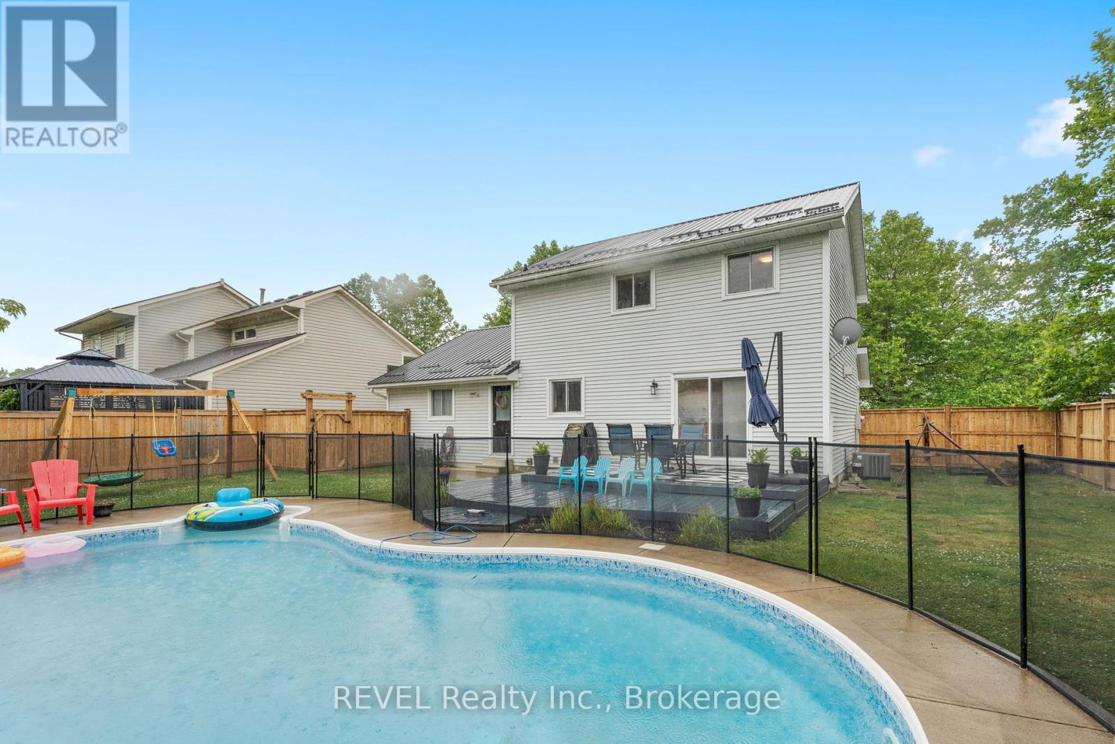 2470 Coral Avenue, Fort Erie, Ontario  L0S 1S0 - Photo 29 - X12248924