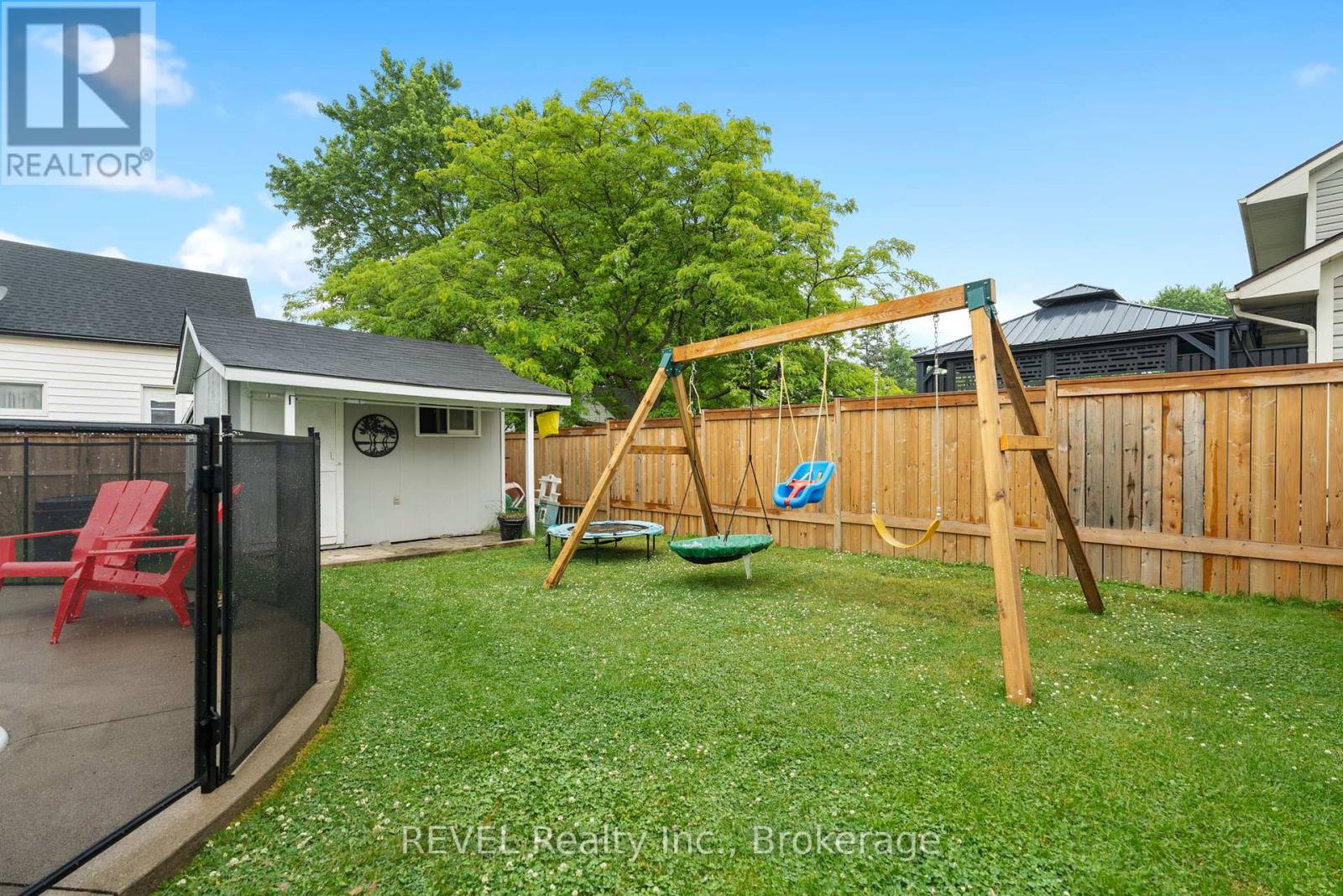 2470 Coral Avenue, Fort Erie, Ontario  L0S 1S0 - Photo 35 - X12248924