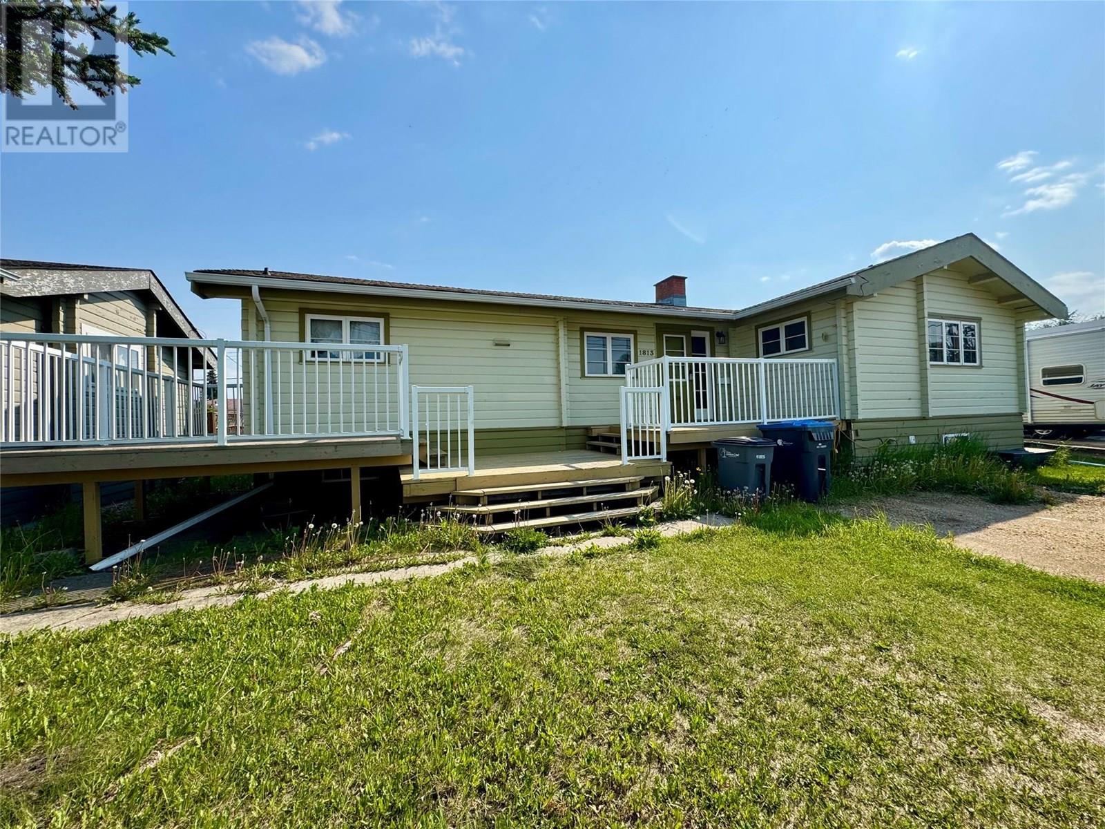 1813 108 Avenue, dawson creek, British Columbia
