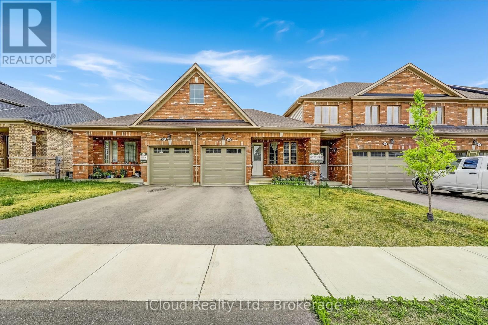 11 Harwood Street, Tillsonburg, Ontario  N4G 0J7 - Photo 2 - X12248897