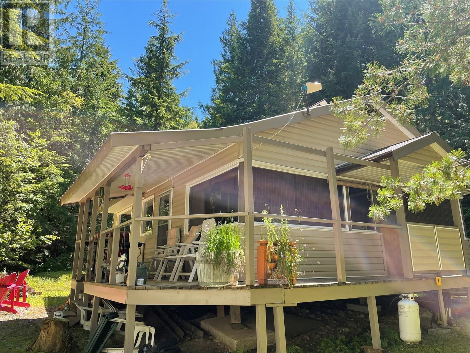35 Queest Village, Sicamous, British Columbia  V0E 2V0 - Photo 3 - 10345937