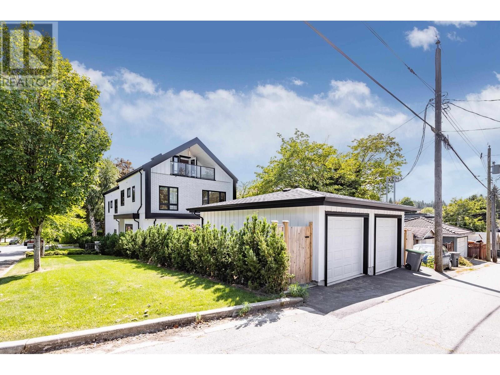 Property at 3075 COURTENAY STREET image 4