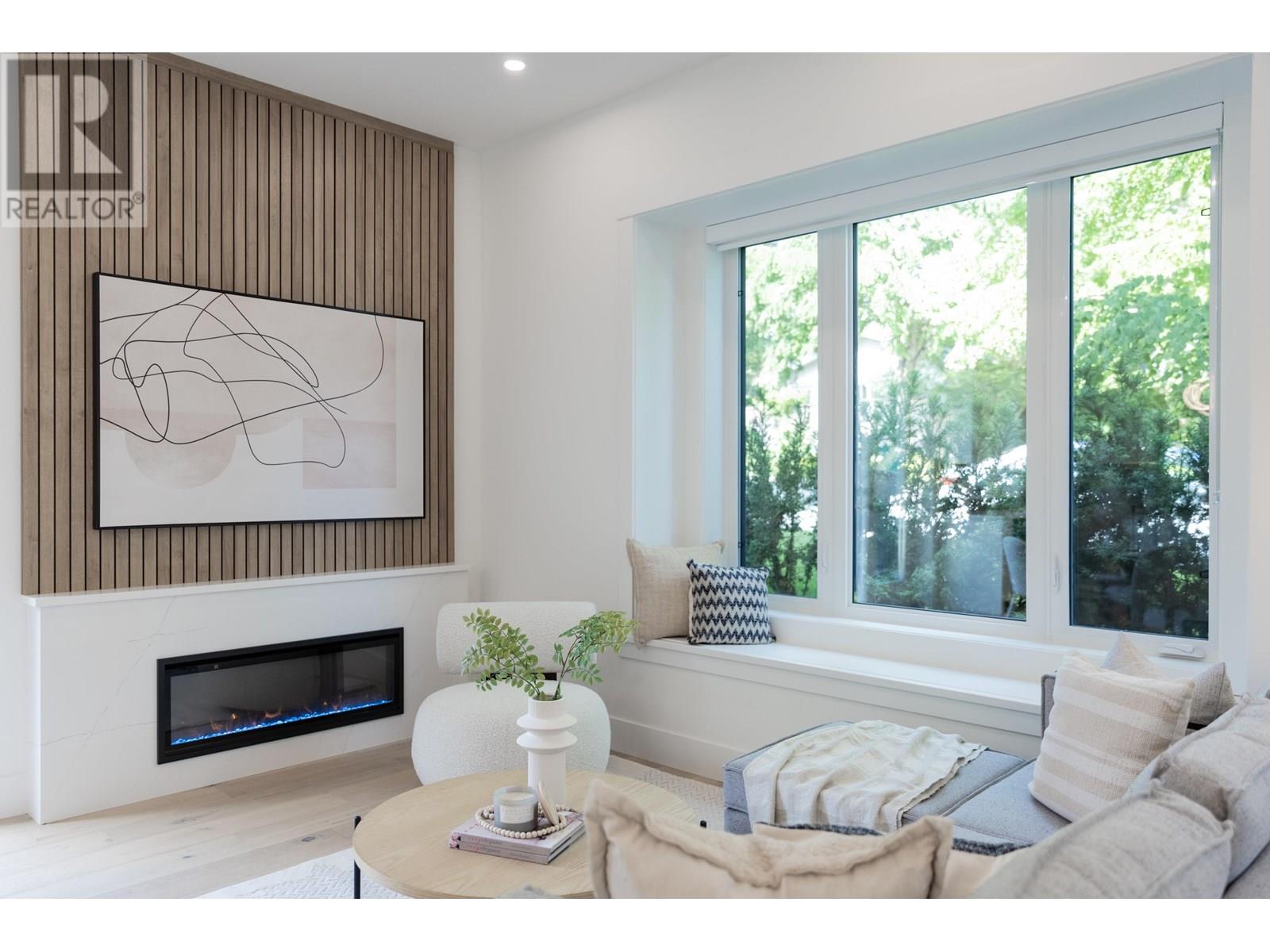 Property at 3075 COURTENAY STREET image 5