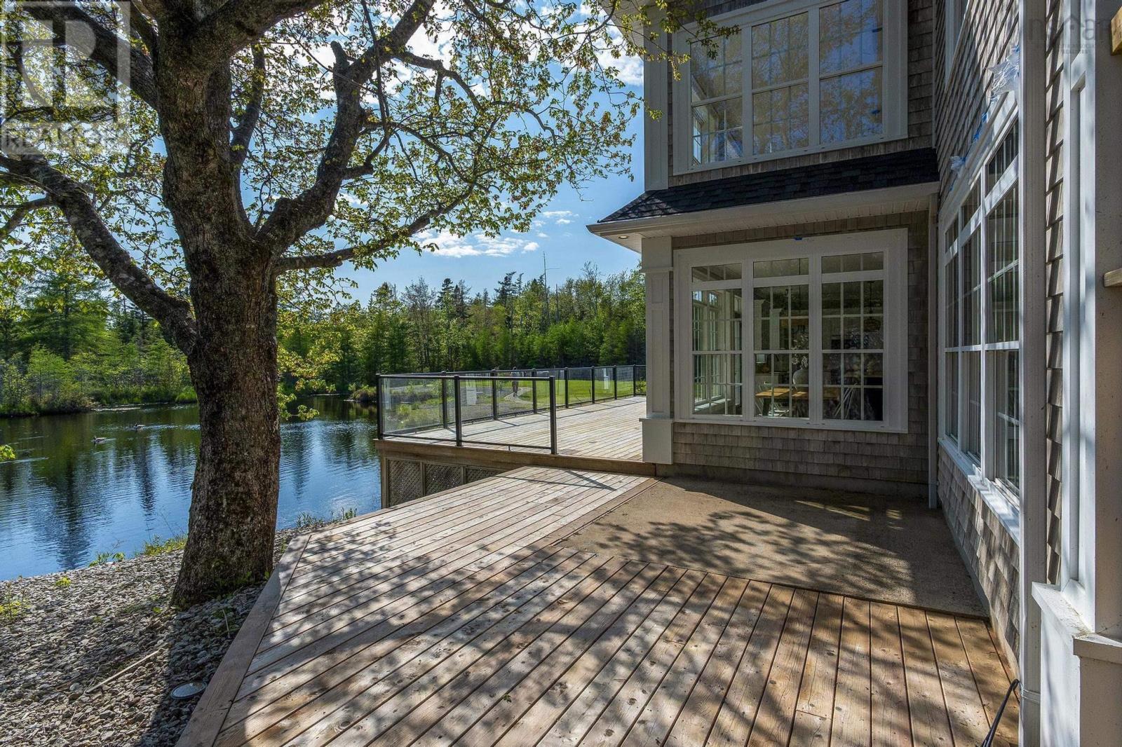 Property at 16 Harvest Lane image 3