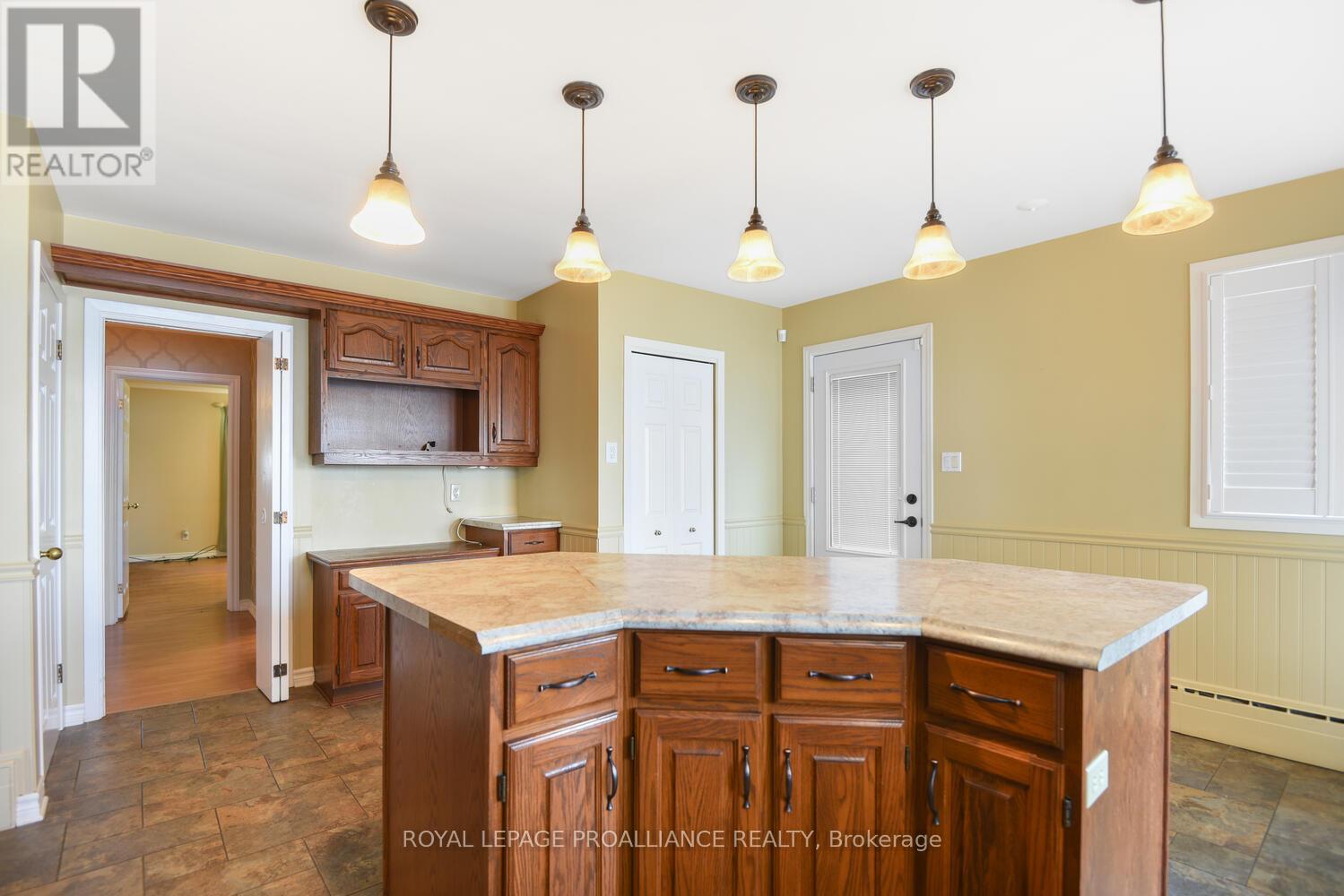 1675 County Rd 2 Road W, Prescott, Ontario  K0E 1T0 - Photo 15 - X12248966
