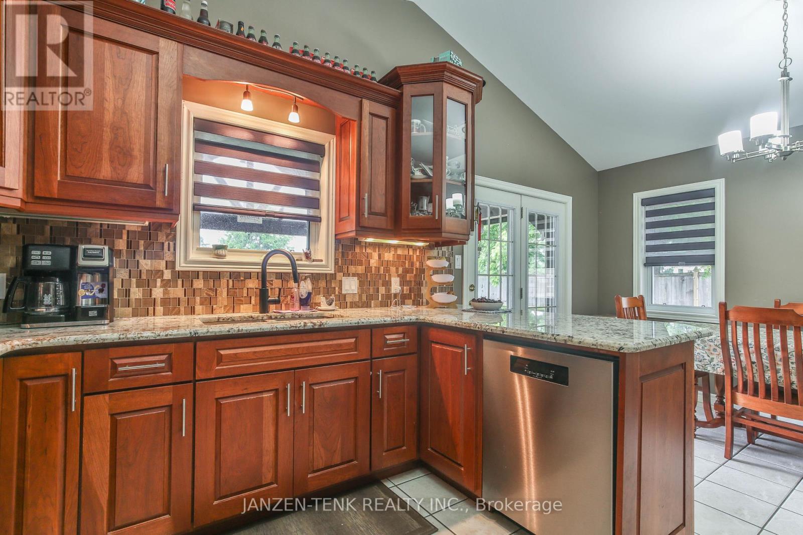 50015 John Wise Line, Malahide, Ontario  N5H 2R5 - Photo 10 - X12248992