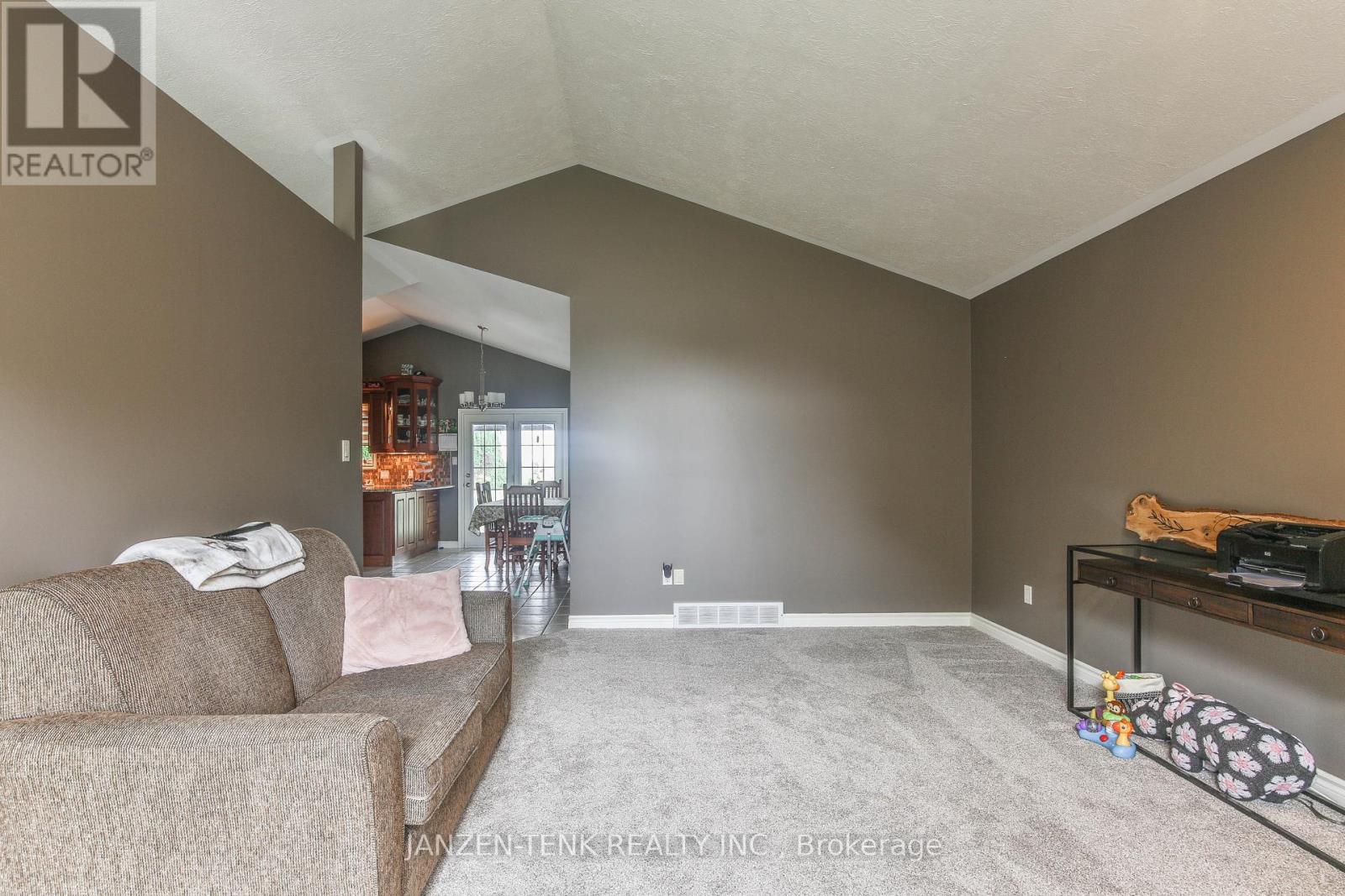 50015 John Wise Line, Malahide, Ontario  N5H 2R5 - Photo 6 - X12248992