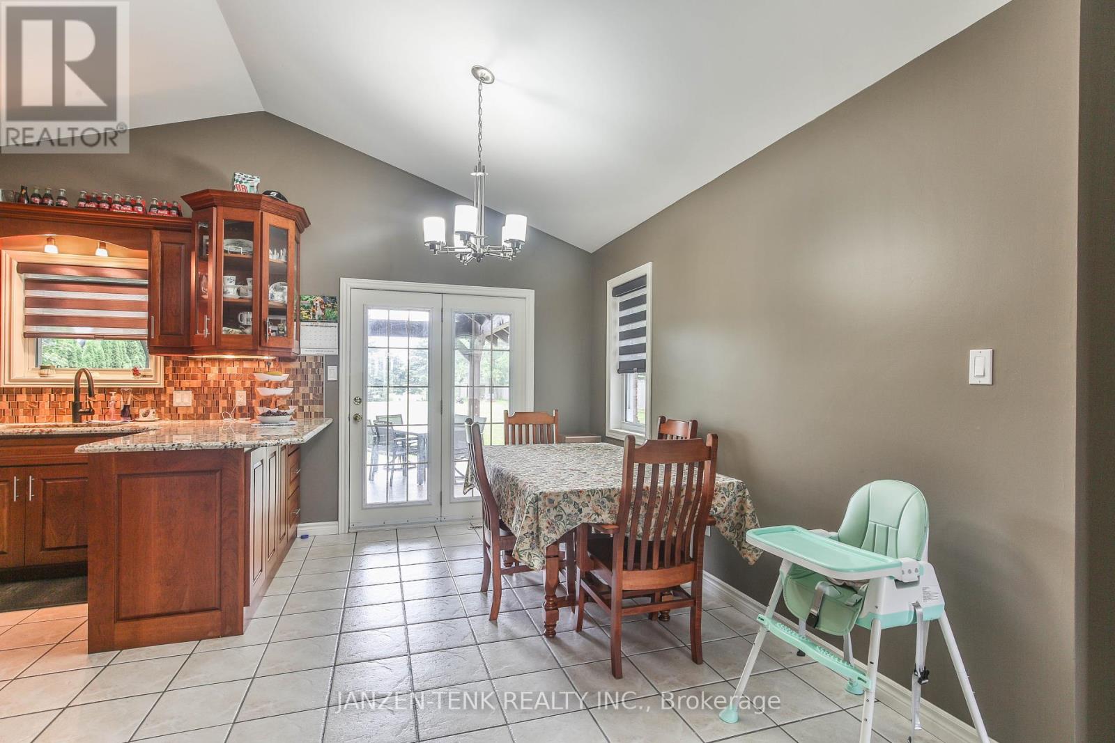 50015 John Wise Line, Malahide, Ontario  N5H 2R5 - Photo 7 - X12248992