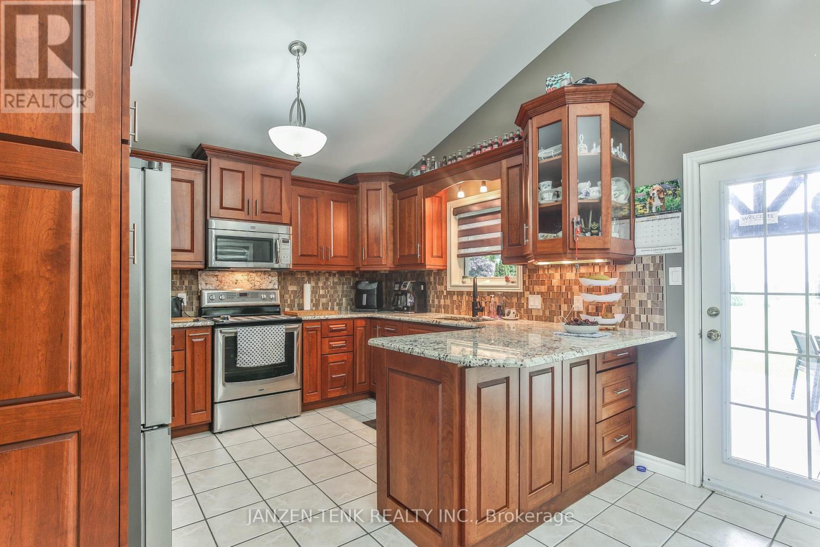 50015 John Wise Line, Malahide, Ontario  N5H 2R5 - Photo 8 - X12248992