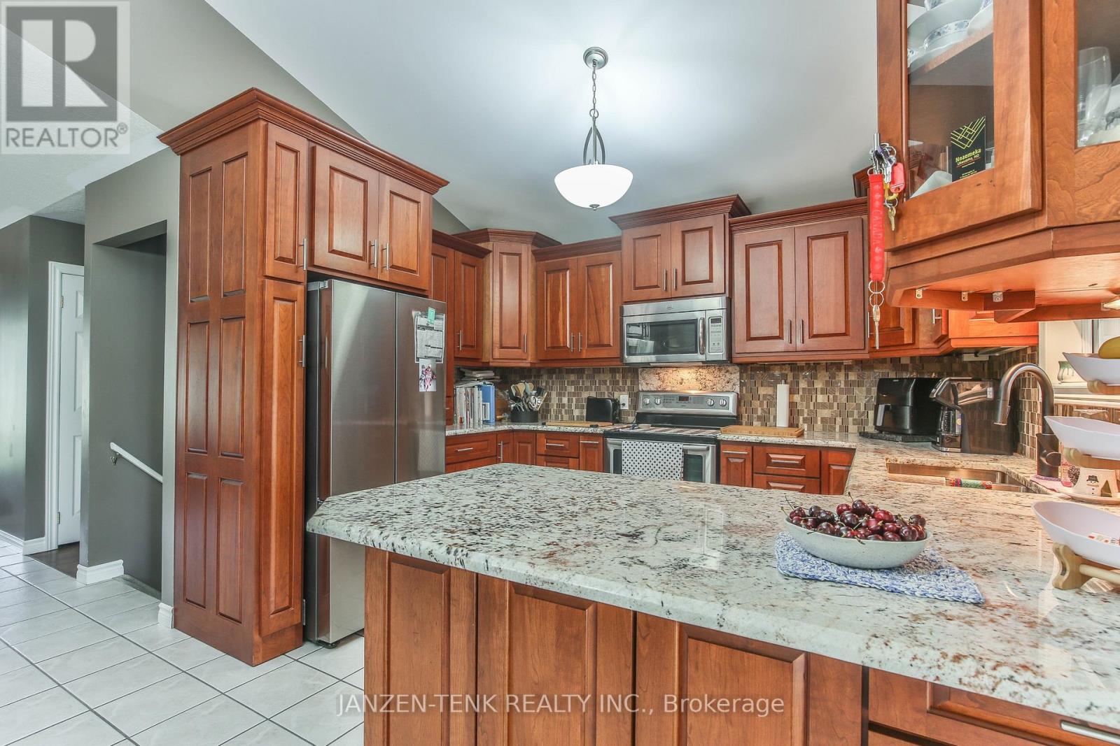 50015 John Wise Line, Malahide, Ontario  N5H 2R5 - Photo 9 - X12248992