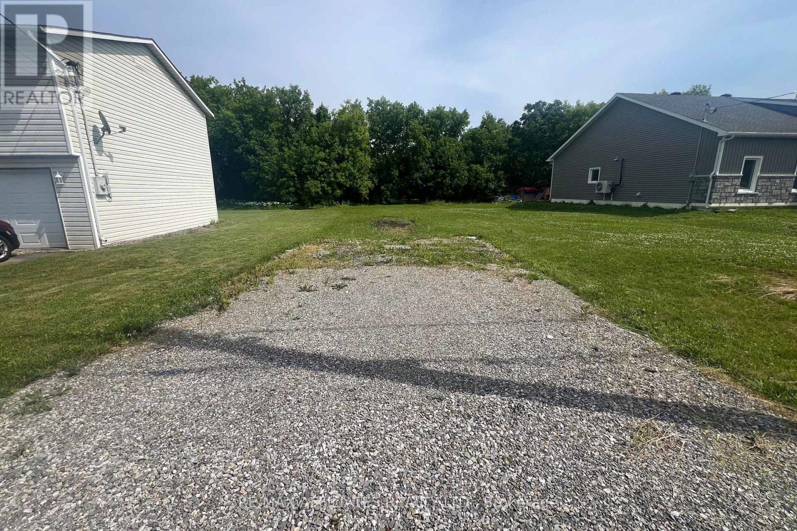 43 King Street, Montague, Ontario  K7A 3E2 - Photo 2 - X12248983