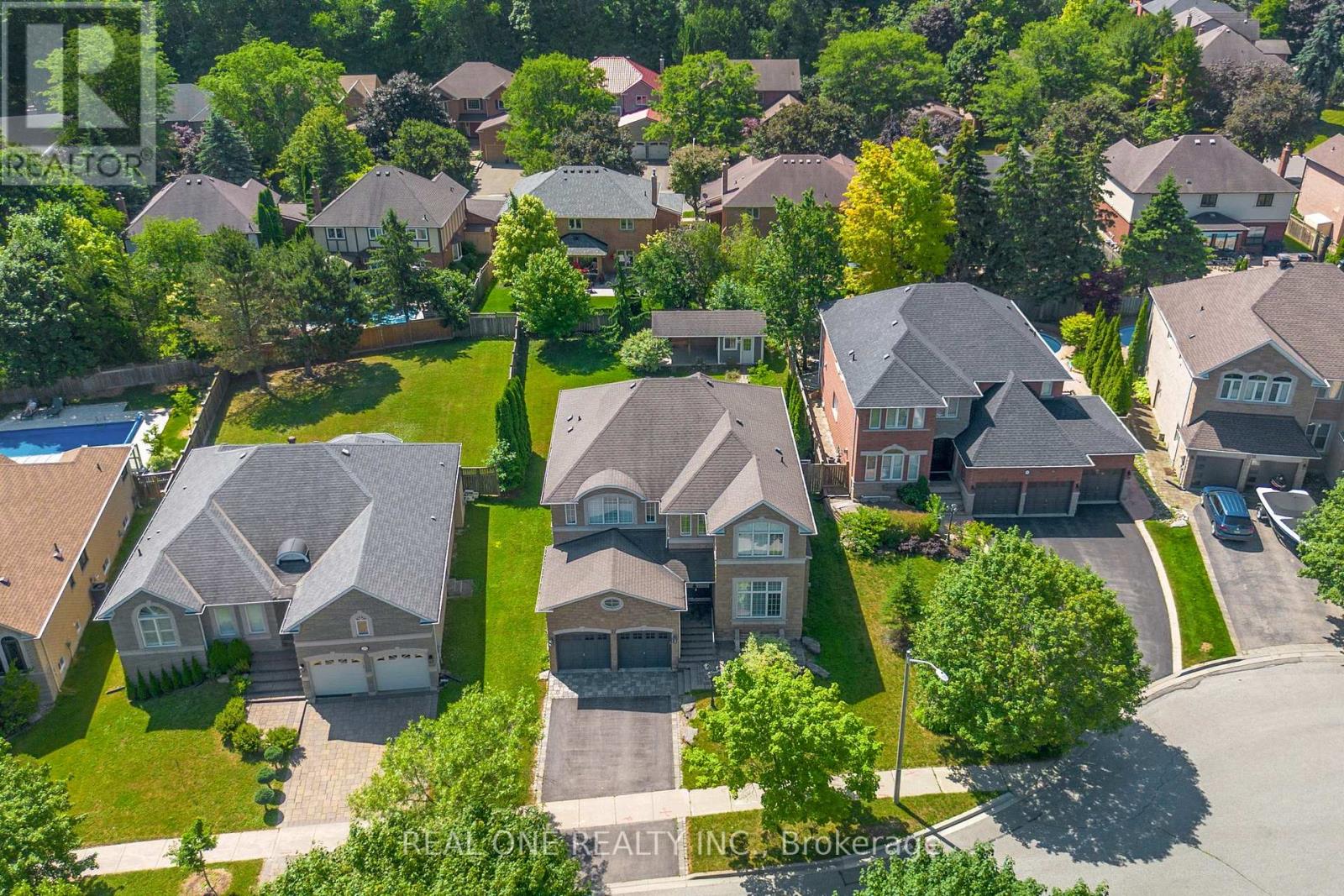 Property at 27 GLEAVE COURT image 1