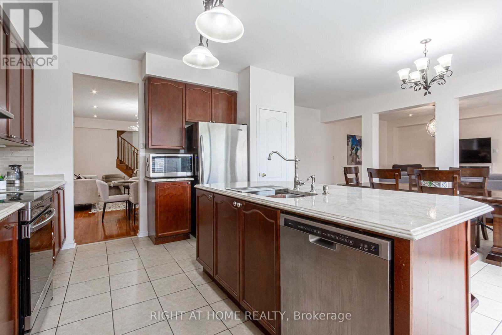 3228 Tacc Drive, Mississauga (Churchill Meadows), Ontario  L6M 0H3 - Photo 14 - W12248975