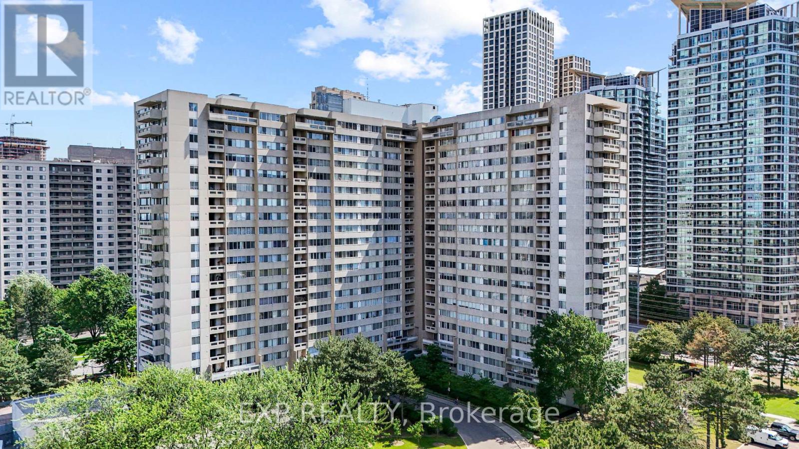 1404 - 3590 Kaneff Crescent, Mississauga, Ontario  L5A 3X3 - Photo 2 - W12248981